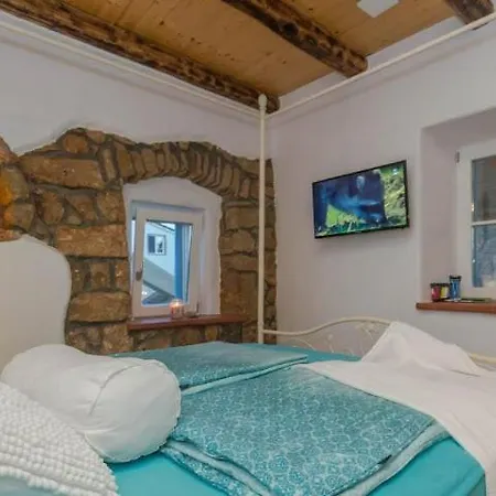 Aphrodite Villa *